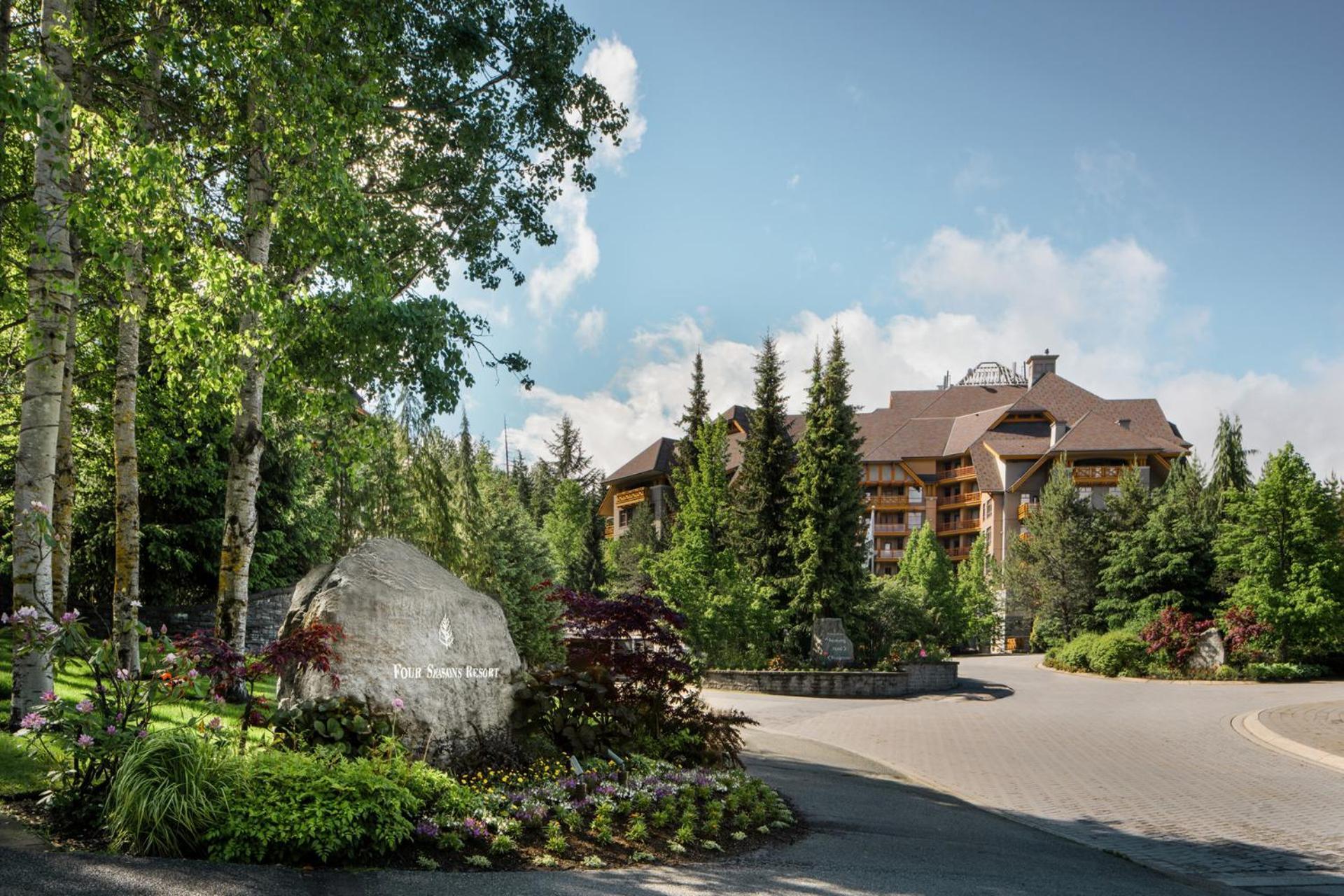 Four Seasons Resort Уистлер Экстерьер фото